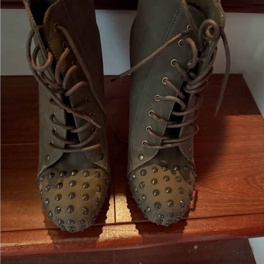 Speed Limit 98 Olive Lace Up Studded Boots